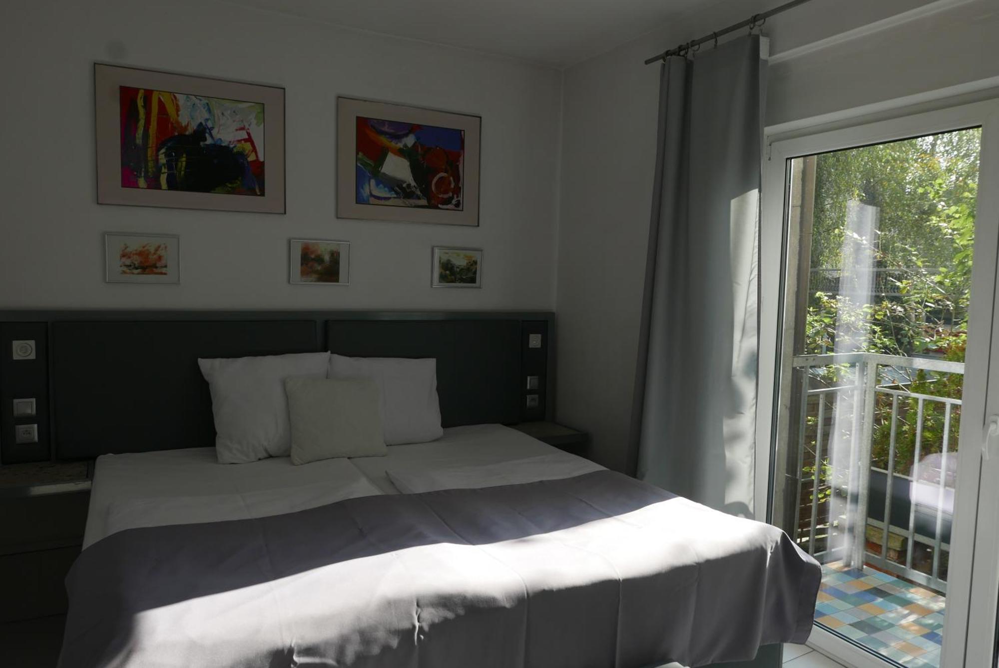 Rooms Бытом Экстерьер фото